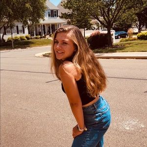 Meet your Posher, Madelyn